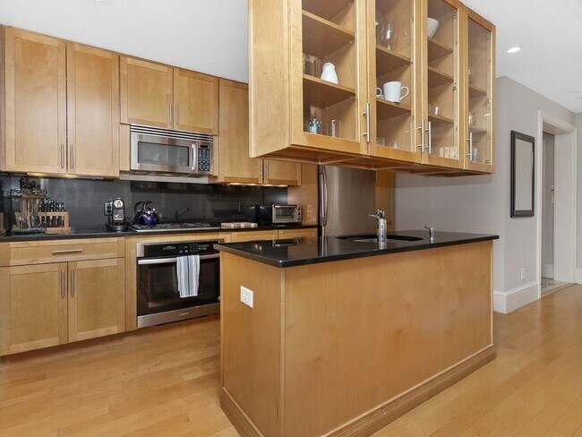 Foto del edificio - 70 E Brookline St