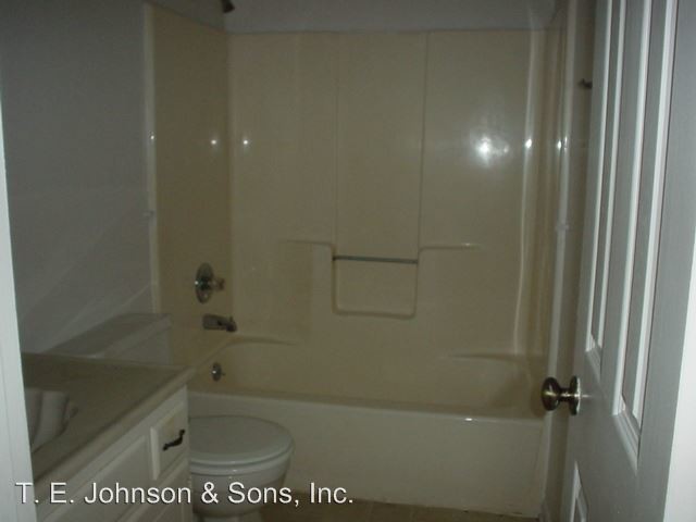 Foto del edificio - 2 br, 1.5 bath House - 180 Summit Street #10