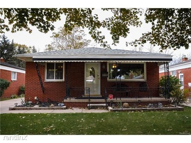 Primary Photo - 6864 Fellrath St