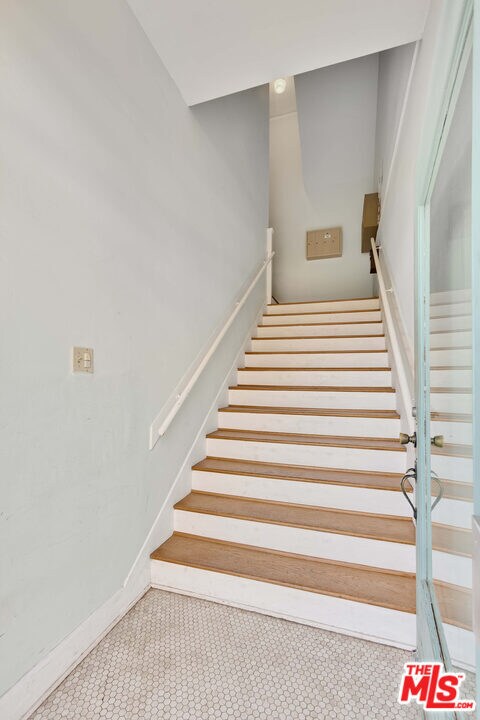 Building Photo - 5121 1/2 Eagle Rock Blvd-