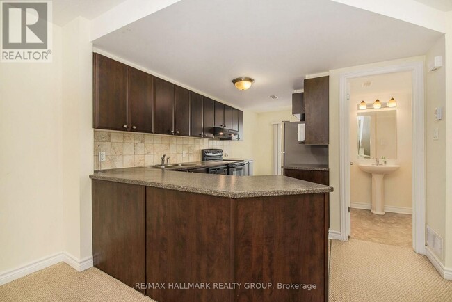 Building Photo - 618 Chapman Mills Dr