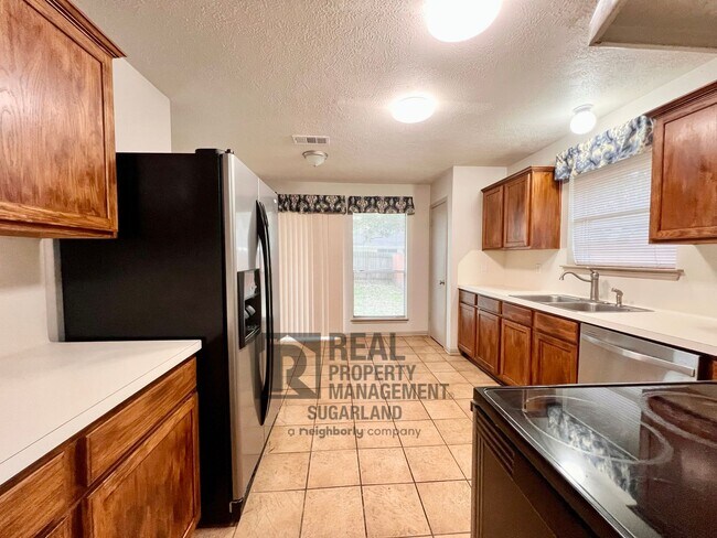 Building Photo - Beautiful One Story Home