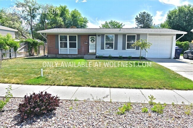 Building Photo - Sensational 4 Bedroom Sandy Home! No Depos...