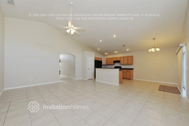 Building Photo - 2761 Rochelle Dr