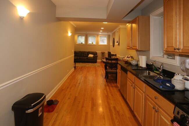 Foto del edificio - 5349 N Kenmore Ave