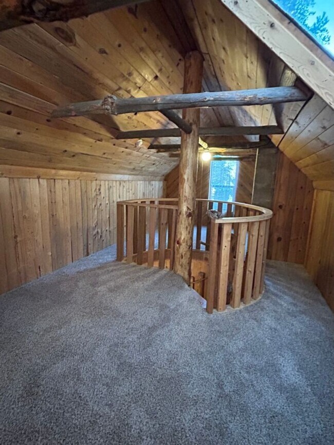 Foto del edificio - Charming Cabin Directly on the Little Deschutes