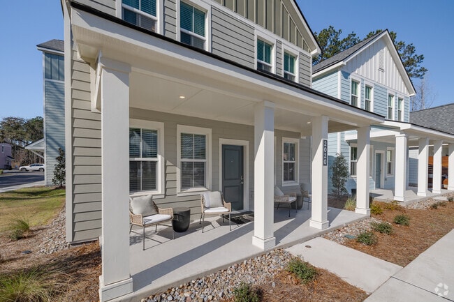 Building Entrance - Hamlet Maybank - Homes & Townhomes for Rent