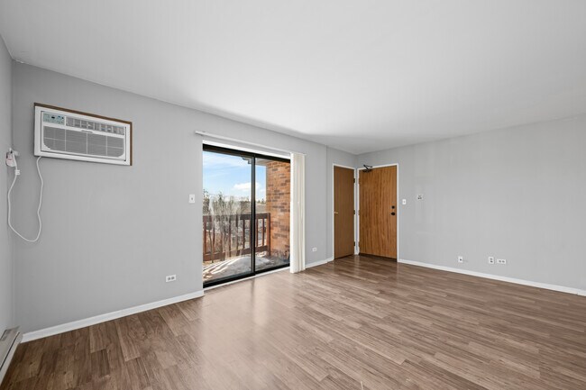 Building Photo - 1324 Geneva Dr