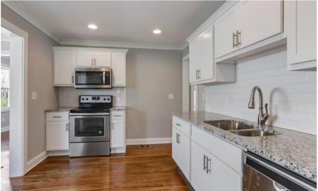 Photo - 2561 Sylvan Rd House