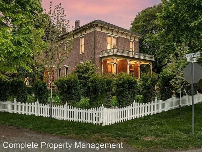 Building Photo - 3 br, 3 bath House - 105 W Main St