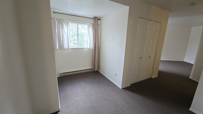 Building Photo - 2500 Quadra St