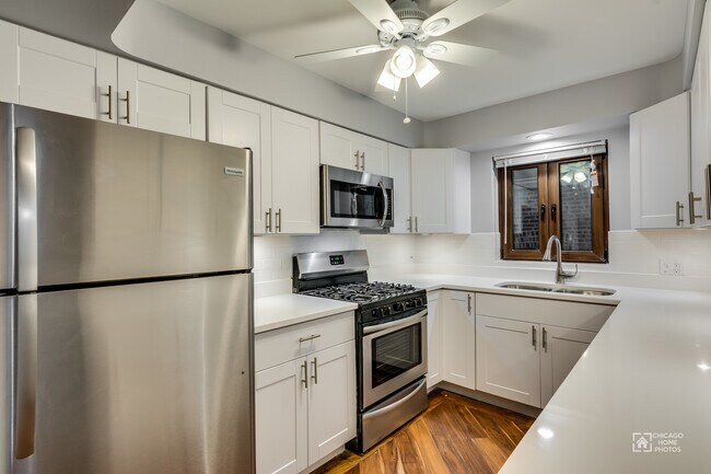 Foto del edificio - 2645 W Carmen Ave