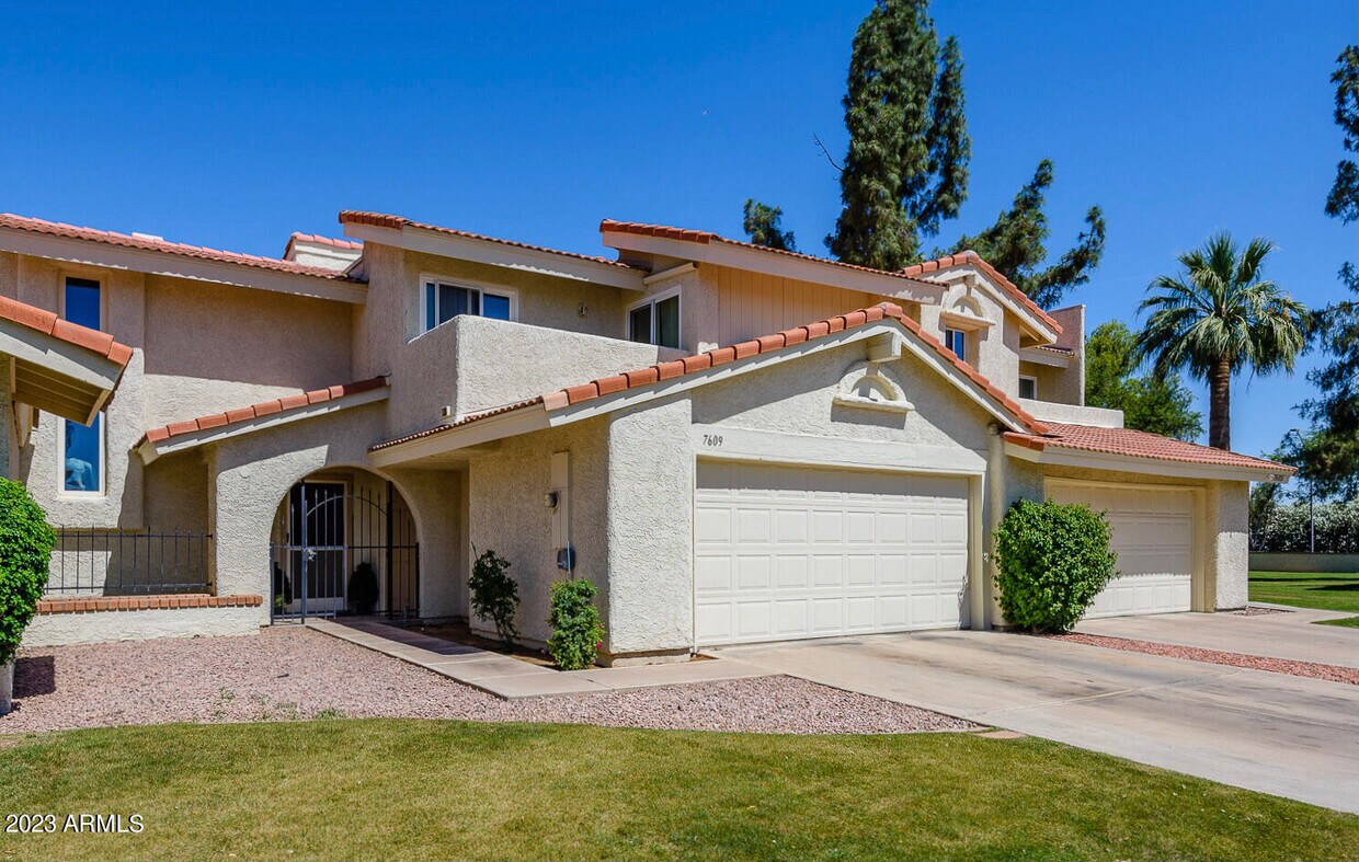 7609 N Lynn Oaks Dr, Scottsdale, AZ 85258 Townhouse for Rent in Scottsdale, AZ