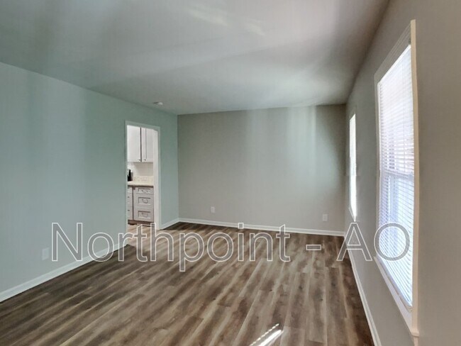 Building Photo - 296 Bromack Dr SE