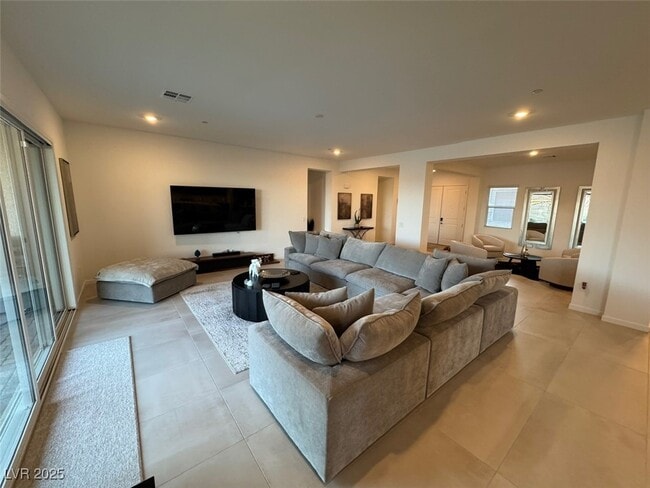 Building Photo - 10851 Mila Lndg Ave