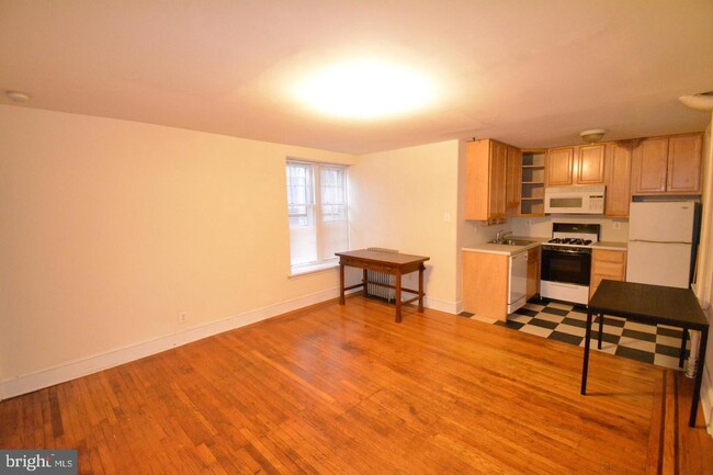 Building Photo - 243 W Rittenhouse St