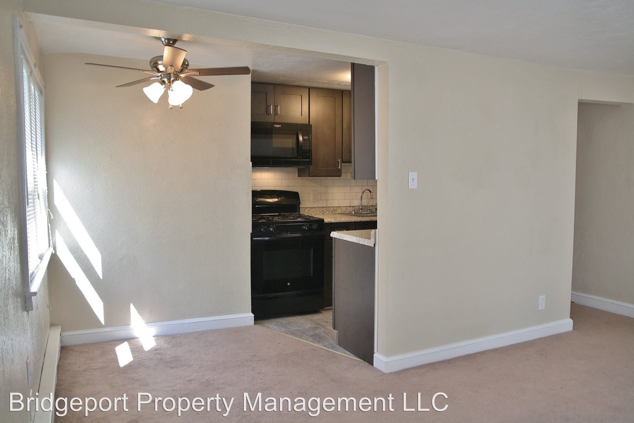 Primary Photo - 104 N Madison St