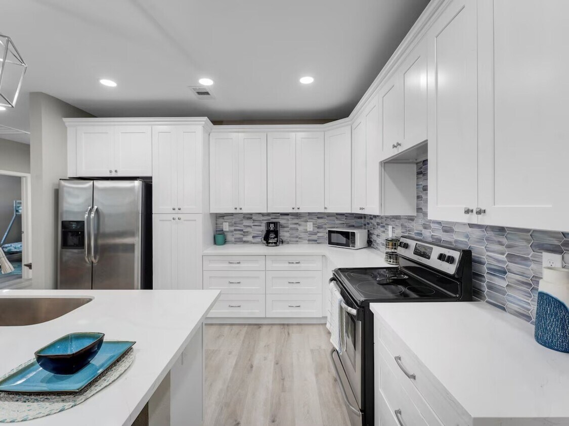 Foto principal - 4019 Ave S