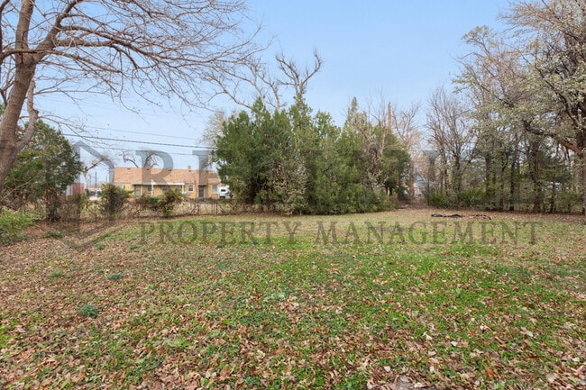 Foto del edificio - 2318 E Mesita St