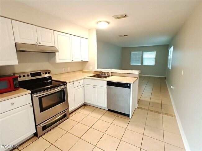 Foto del edificio - 3420 Skyline Blvd