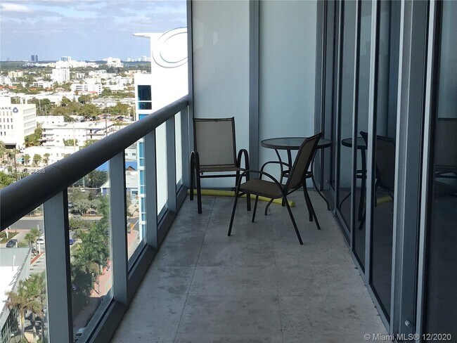 Foto del edificio - 6799  Collins Ave 1601 Miami Beach Fl 33141