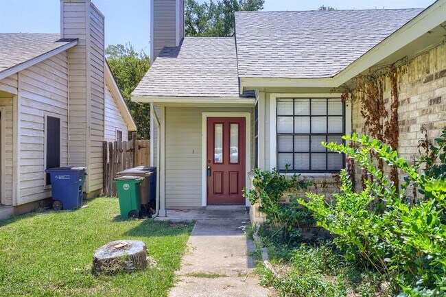 Foto del edificio - 2504 Howellwood Wy