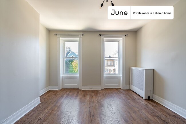 Building Photo - Room in Shared 3 bed/1.5 bath home