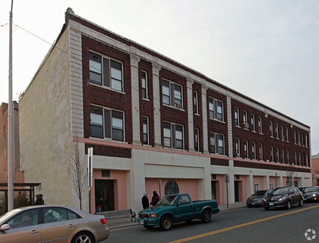 Foto del edificio - Capitol Plaza Apartments