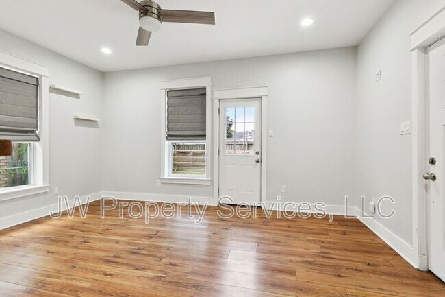 Building Photo - 3701-03 Derbigny St