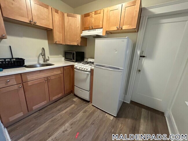 Foto del edificio - 349 Pleasant St