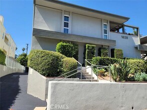 Building Photo - 1628 Huntington Dr