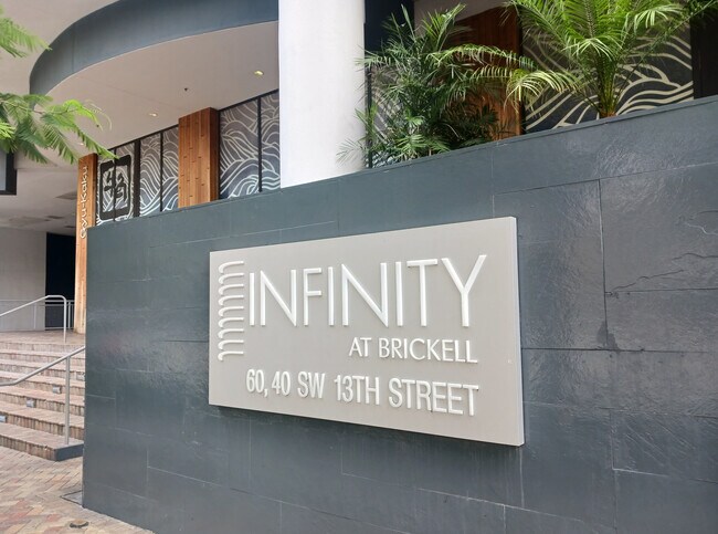 Foto del edificio - 60 SW 13th St