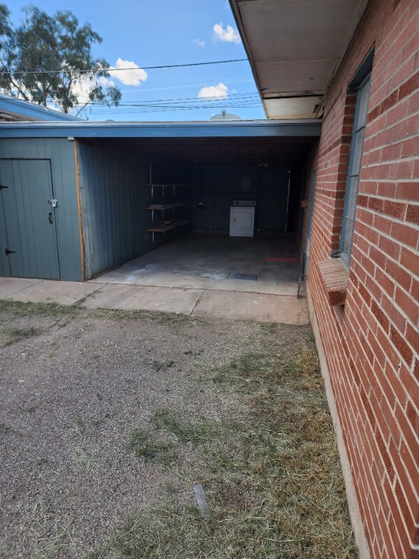 Building Photo - 2525 N Edith Blvd