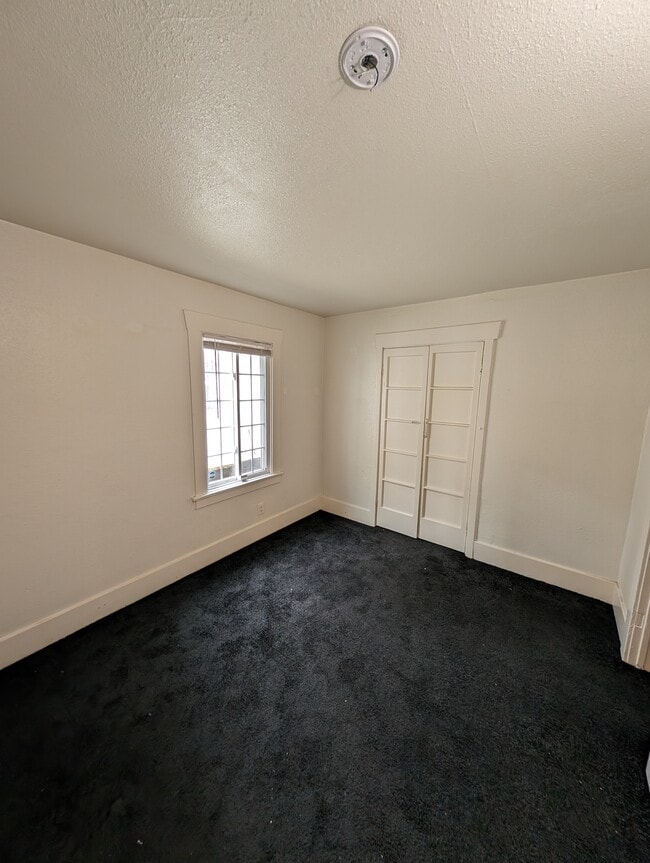 Building Photo - 1641 W 60th St