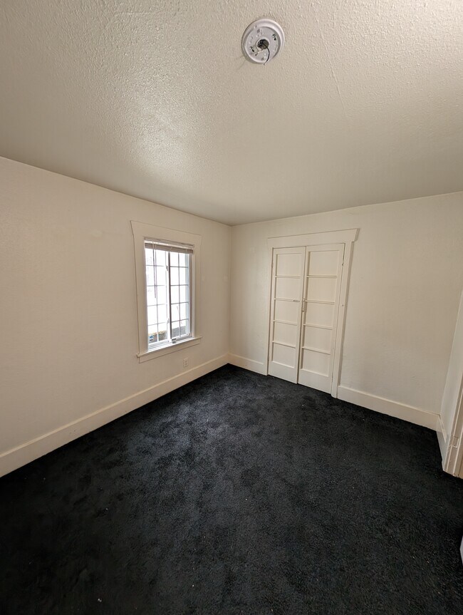 Foto del edificio - 1641 W 60th St