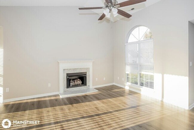 Building Photo - 4223-4224 4 Winds Ct SW