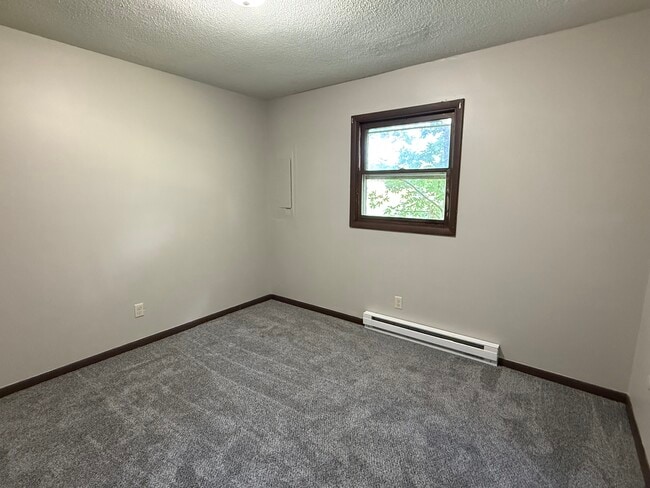 Building Photo - 1820 Oliver Ct