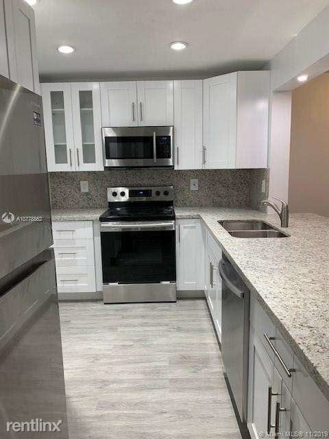 Primary Photo - 2 br, 2 bath Apartment - 9611 SW 77 Ave 302-A