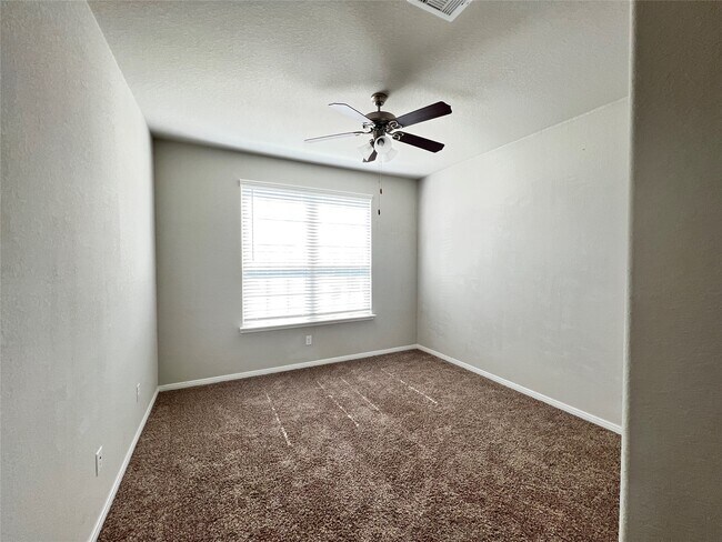 Building Photo - 23530 Mantova River Dr
