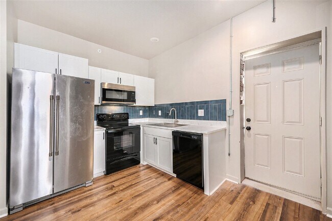 Building Photo - 2 Bed, 2 Bath Multiplex in Kansas City, KS
