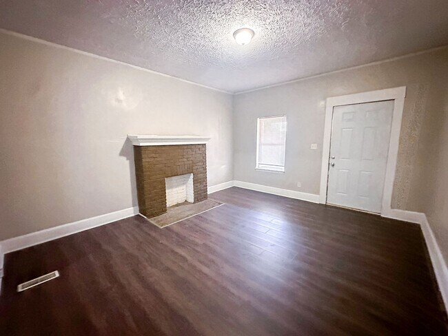 Foto del edificio - 103-103 N Gladstone Ave