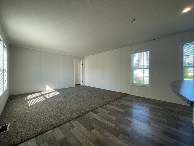 Foto del edificio - 16242 Frontenac Ave