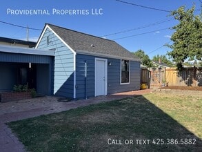 Building Photo - 708 D St SE