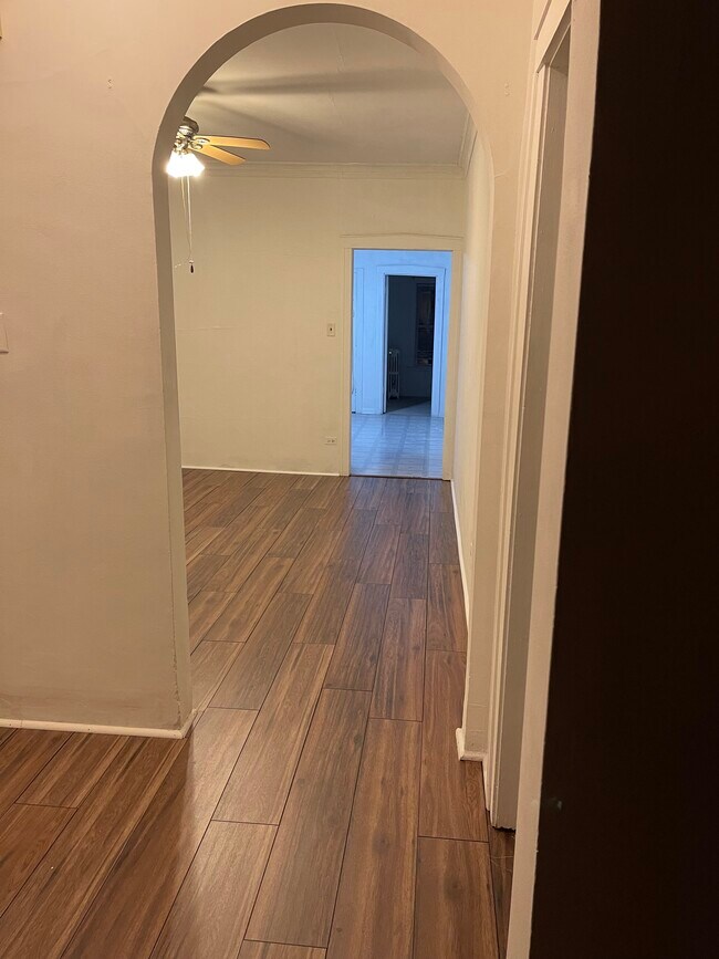 Foto del edificio - 4831 Greenleaf St