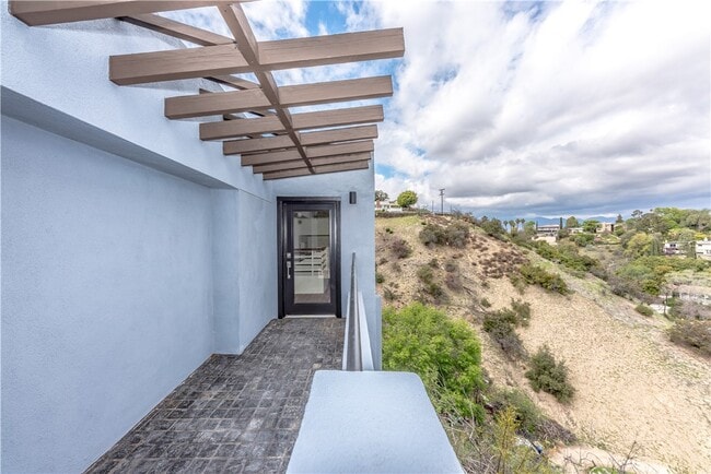 Building Photo - 756 Quail Dr