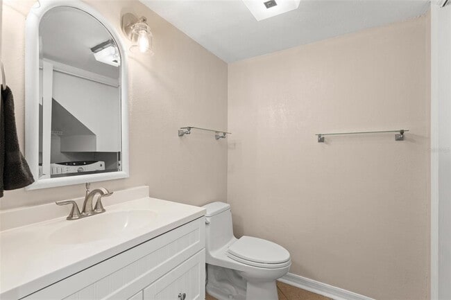 Building Photo - 6021 Windhover Dr