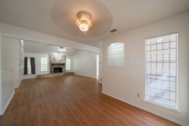 Building Photo - Home for Rent