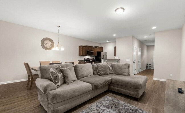 Building Photo - 112 Buchanan Cir