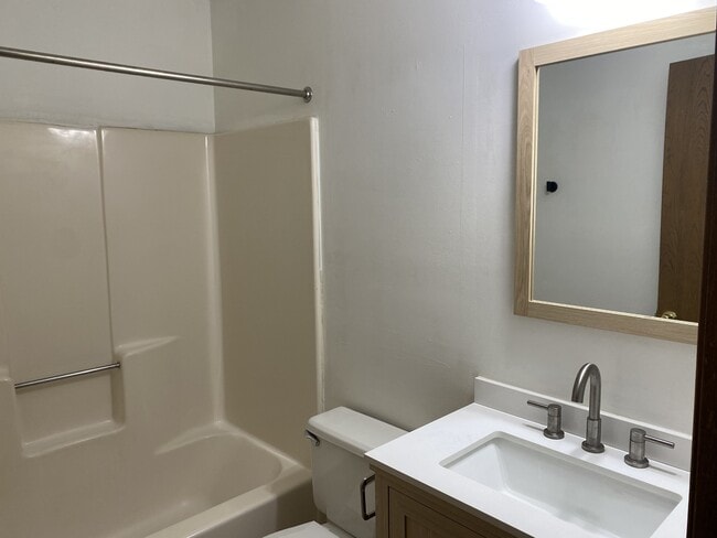 Building Photo - 13098 Westland Ct
