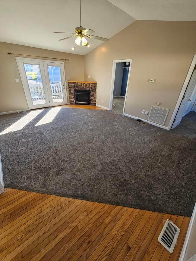 Photo - 4426 High School Rd House